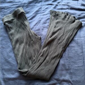 Ribbed Flared Leggings in Black